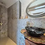 아파트 Le Lovy , Independant Avec Jacuzzi Cubnezais