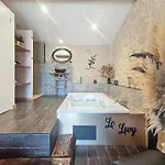 Le Lovy , Independant Avec Jacuzzi 아파트 Cubnezais
