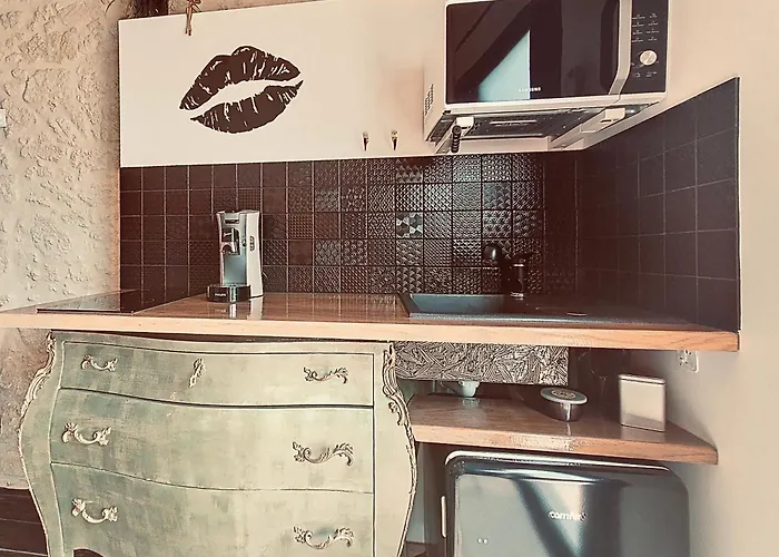 Le Lovy , Independant Avec Jacuzzi 아파트 *