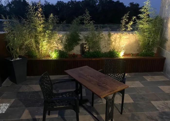 Le Lovy , Independant Avec Jacuzzi 아파트 Cubnezais